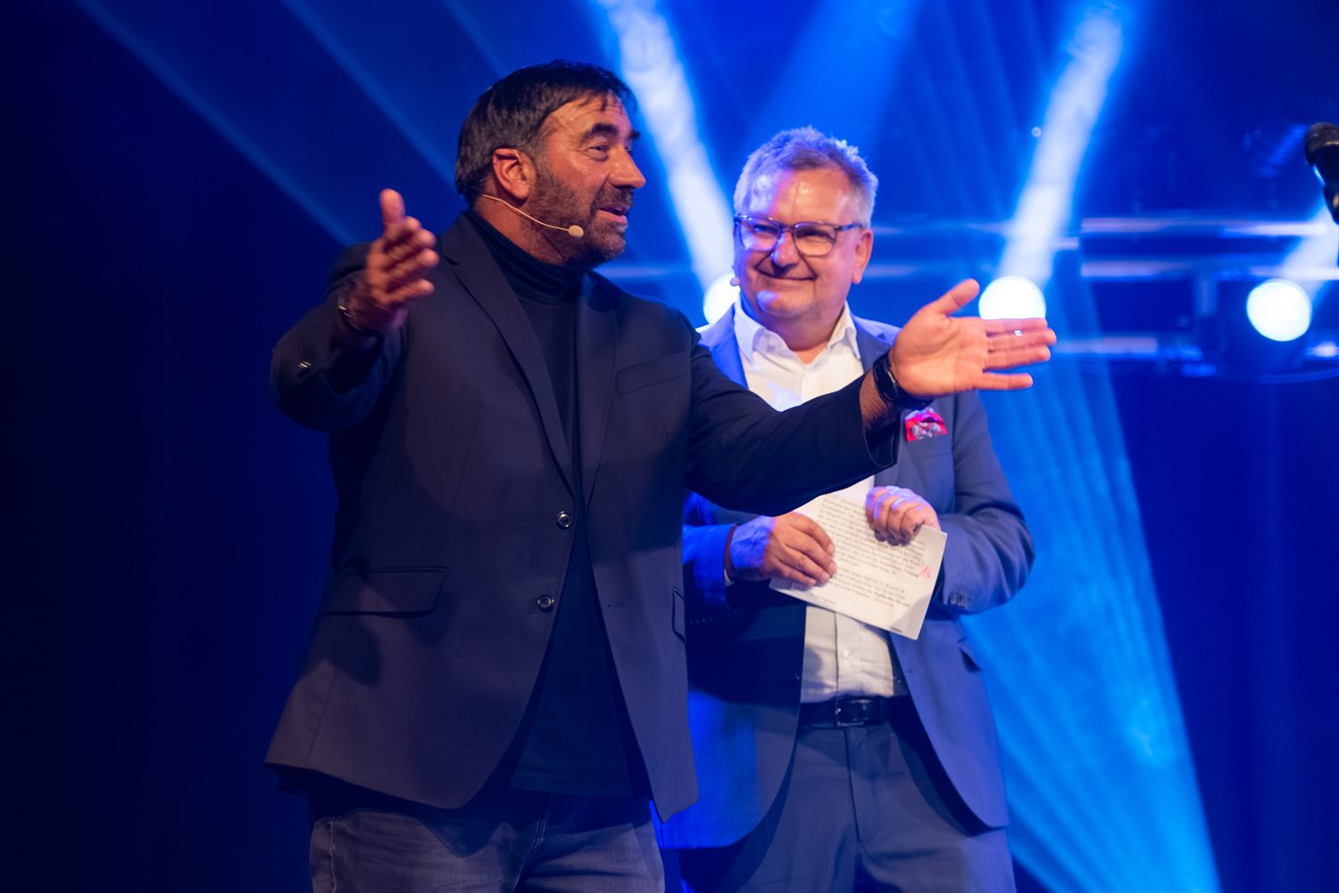 Christoph Danowski und Ricardo Savia auf der Bühne beim Benefizabend Ricardo & Friends